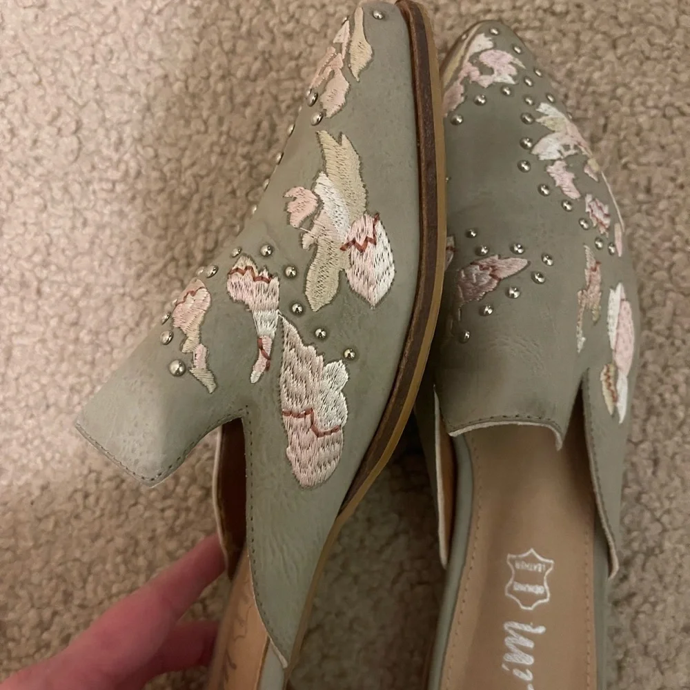 Mi.iM Women's Green Floral Embroidered Flats - Picture 3 of 5